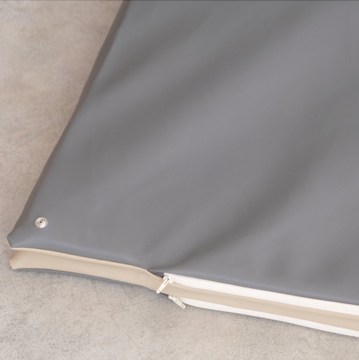 tapis d eveil waterproof motricite et jeux bebe enfant
waterproof uni beige sesame recto verso