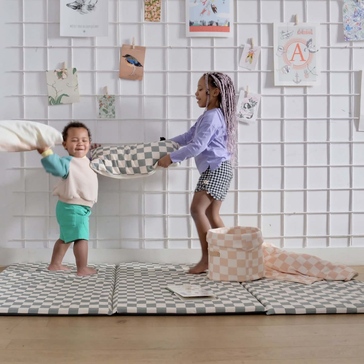 coussin moelleux bébé enfants  damier vert