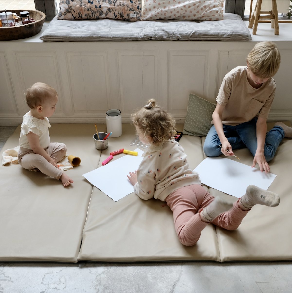 tapis d eveil waterproof motricite et jeux bebe enfant grand format XXL waterproof uni beige sésame