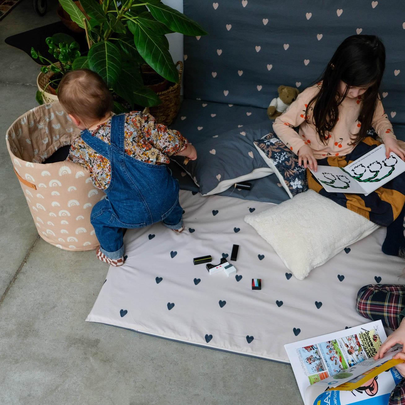 panier de rangement enfant jouets bazar arc en ciel saumon