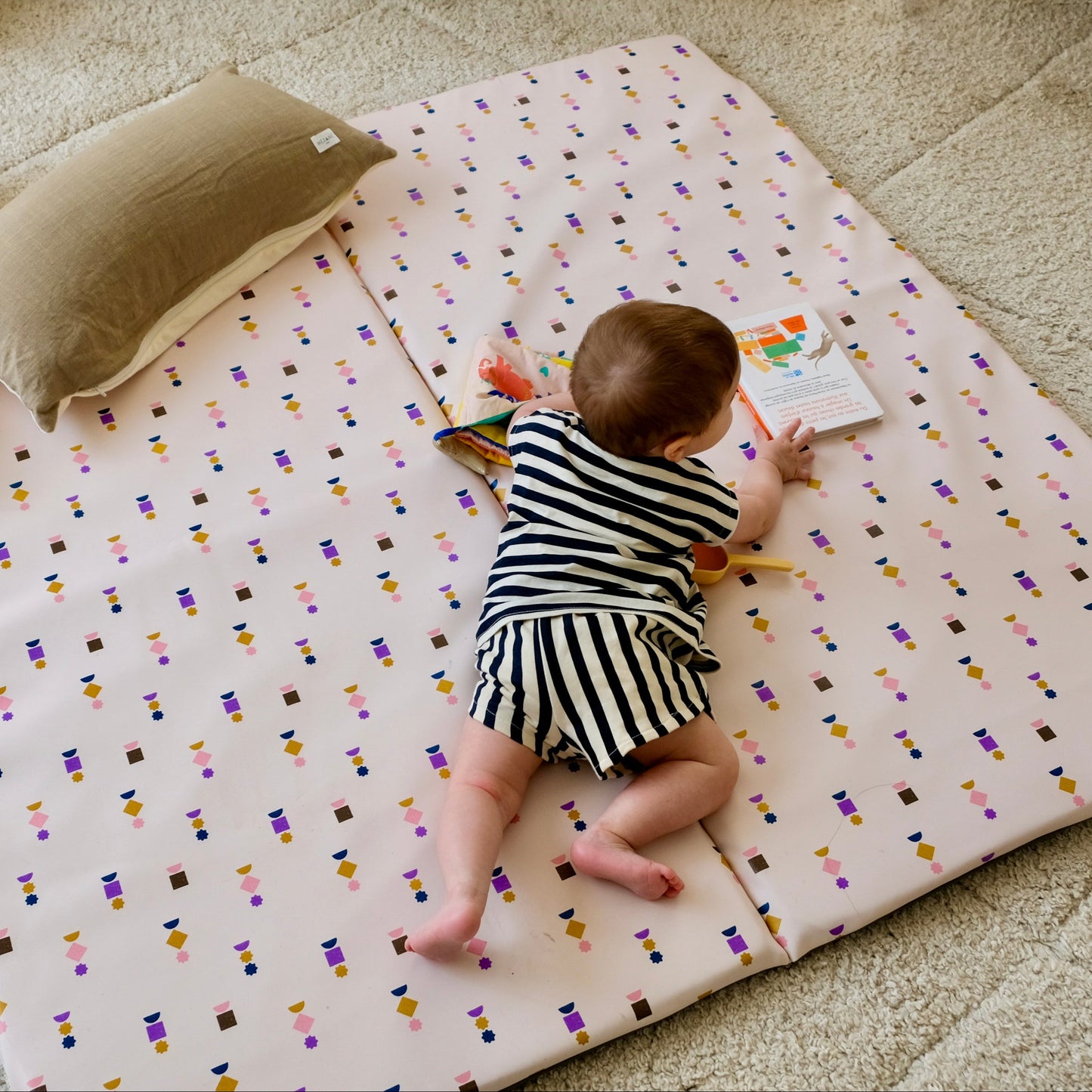 Sesame Waterproof Living Mat
