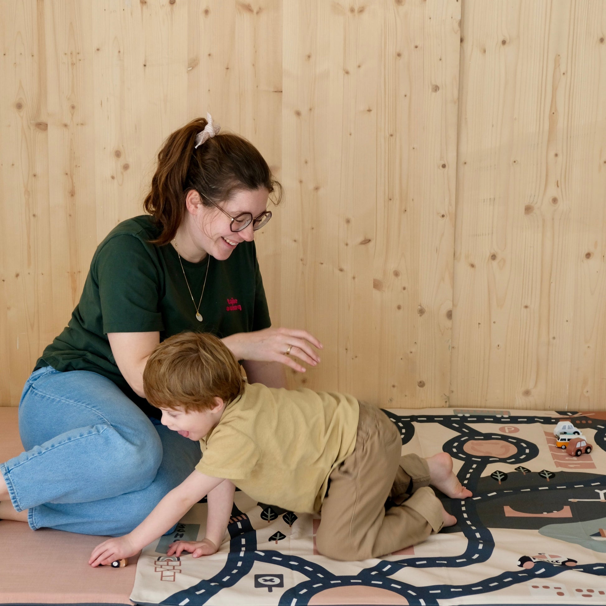 housse circuit à enfiler pour tapis d eveil motricite activite bebe enfant voitures partage