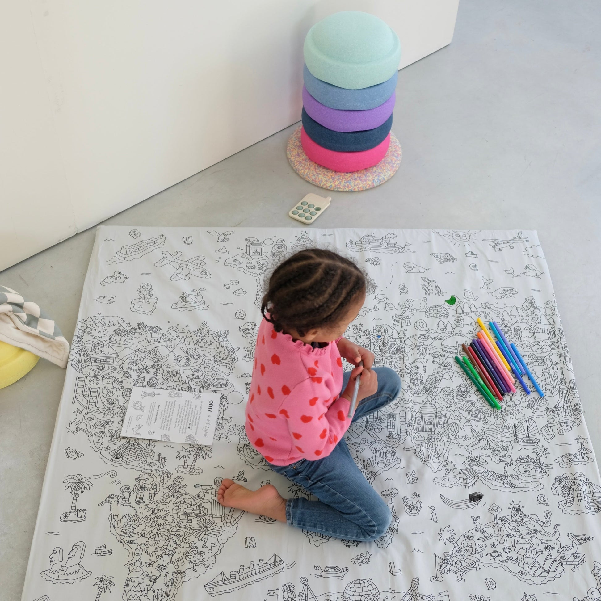 housse coloriage atlas à laver à enfiler pour tapis d eveil motricite activite bebe enfant lavable coloriage omy famille