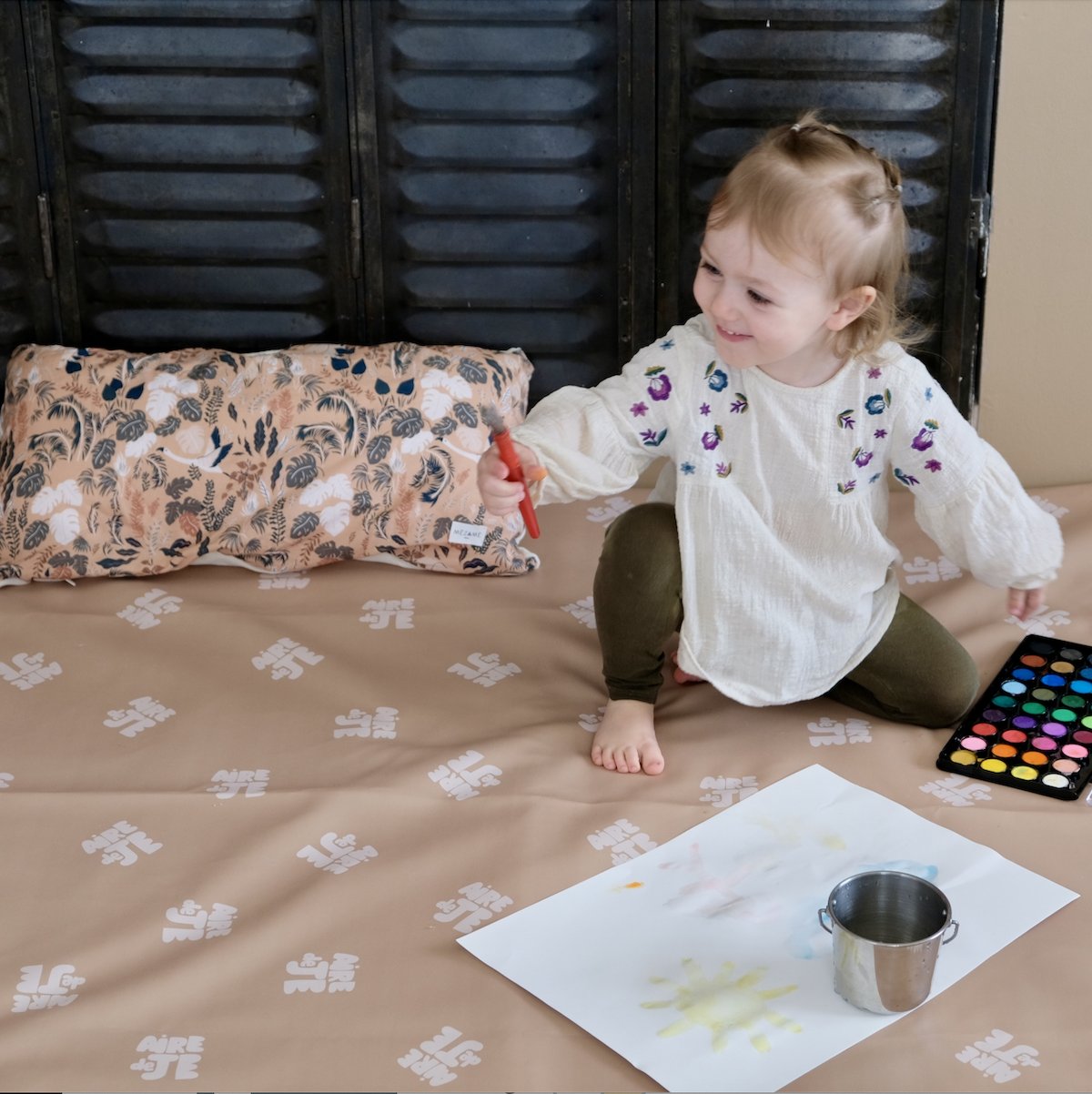housse waterproof à enfiler pour tapis d eveil  bebe waterproof imprimé aire de jeux beige