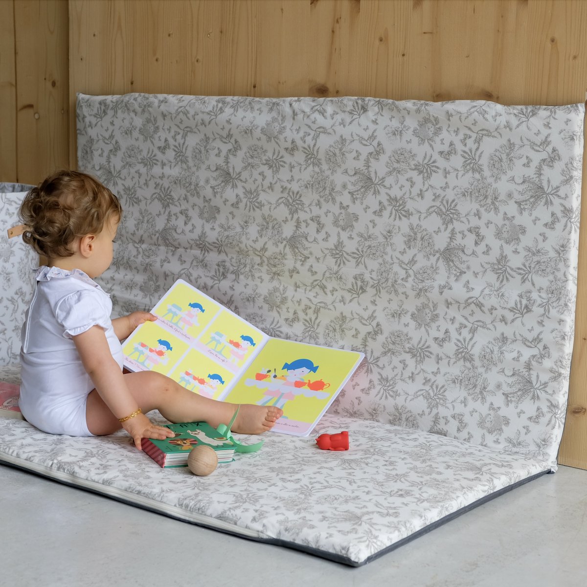 housse tapis d eveil motricite et jeux bebe collaboration tartine&chocolat coloris gris 