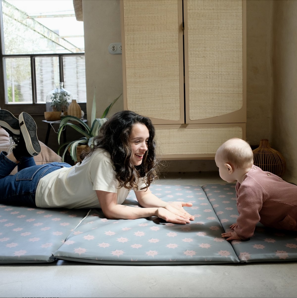 housse waterproof pour tapis d eveil  et jeux bebe enfant 
waterproof imprimé soleil