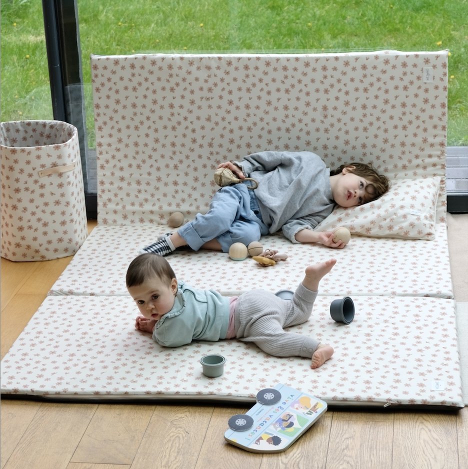 rallonge tapis d'eveil motricite et jeux grand format bébé enfant fleuri 