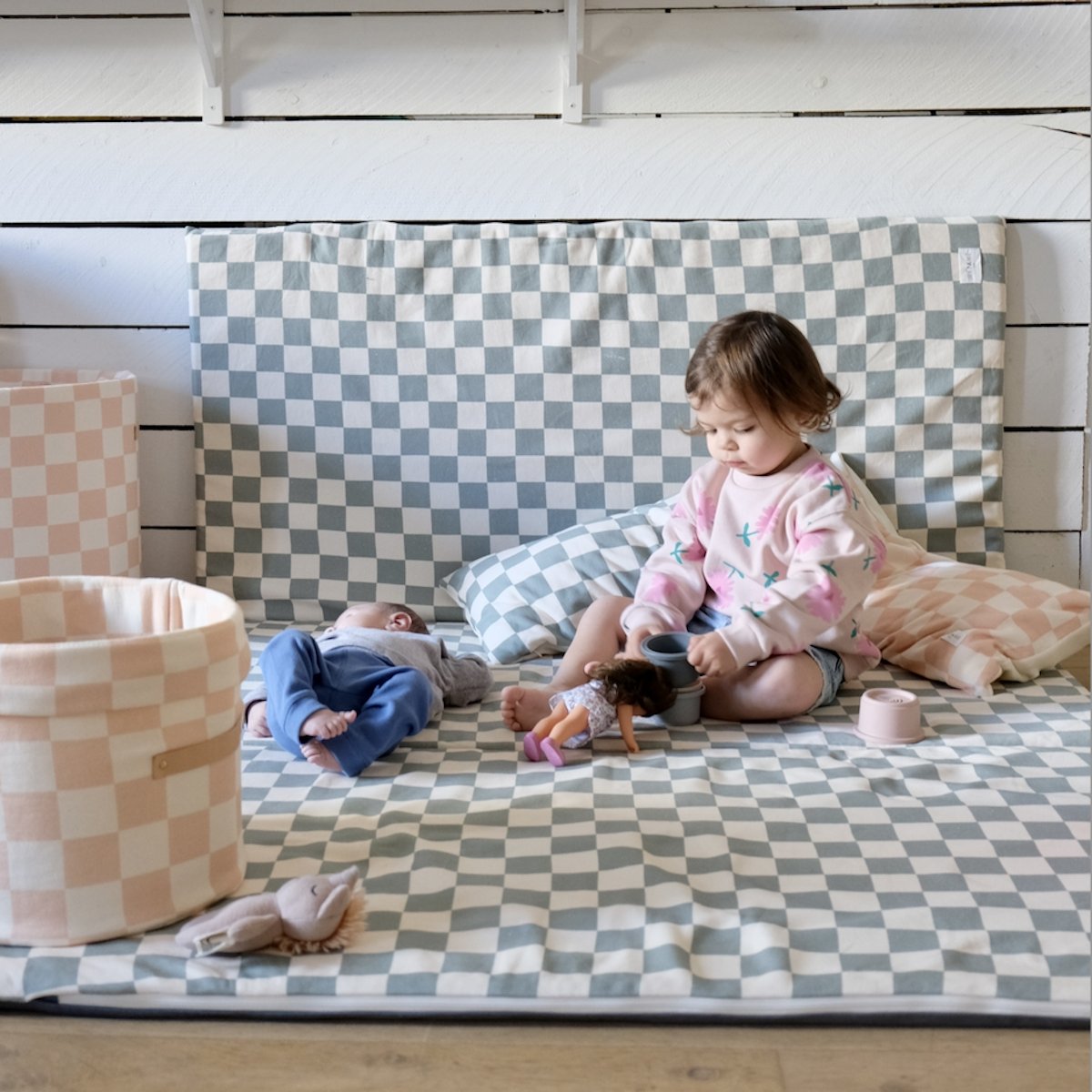rallonge xxl grand format tapis d eveil motricte et jeux bebe enfant imprime damier vert