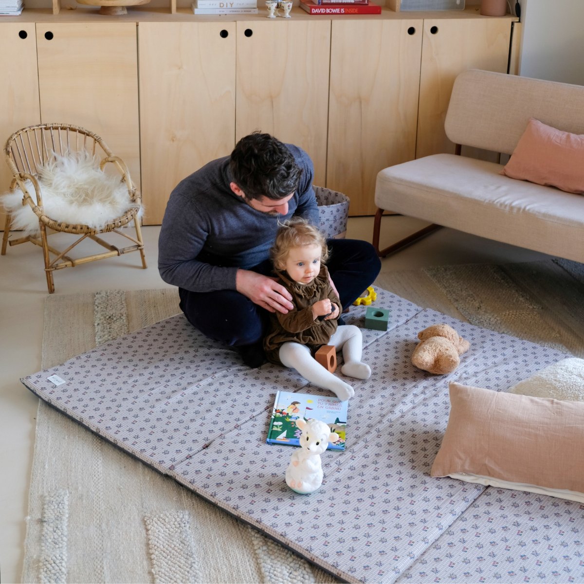 rallonge tapis d'eveil  motricite et jeux bebe enfant grand format XXL motif fleurs et carreaux cottage