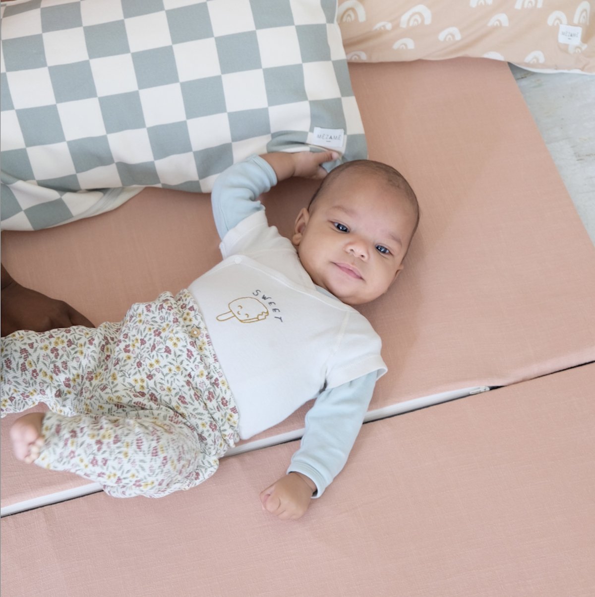 rallonge grand format XXL tapis d eveil  motricite et jeux bebe enfant  couleur uni rose 