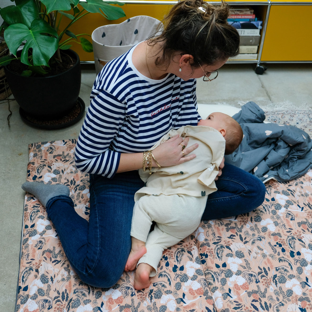 lange indispensable bebe maman allaitement motif coeur 