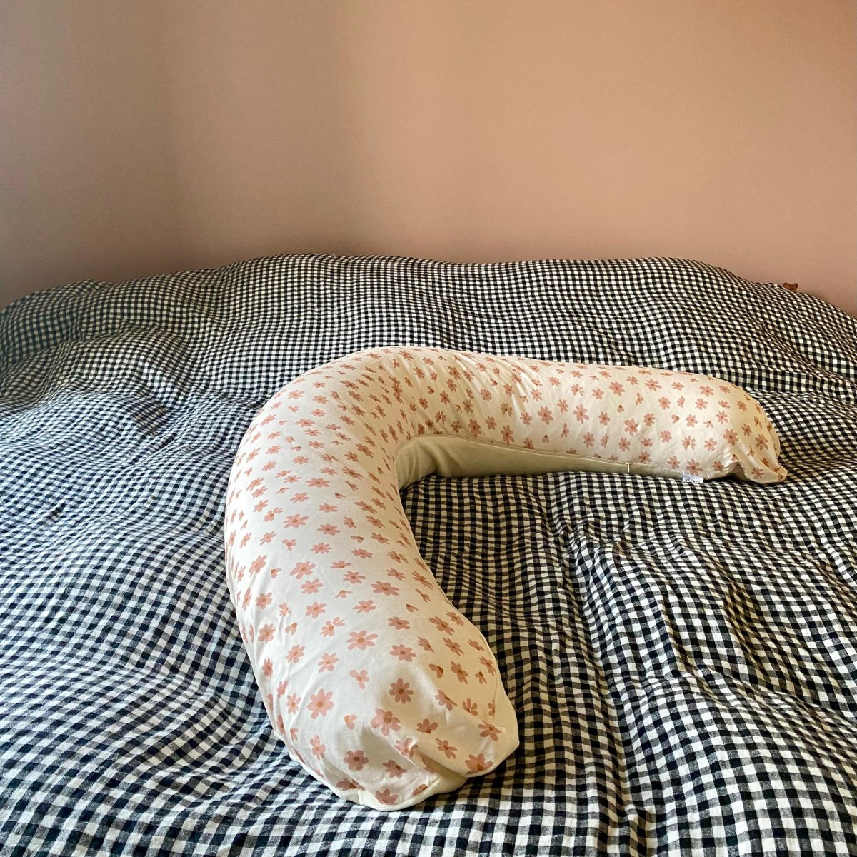 coussin d'allaitement et maternite en jersey fleuri 