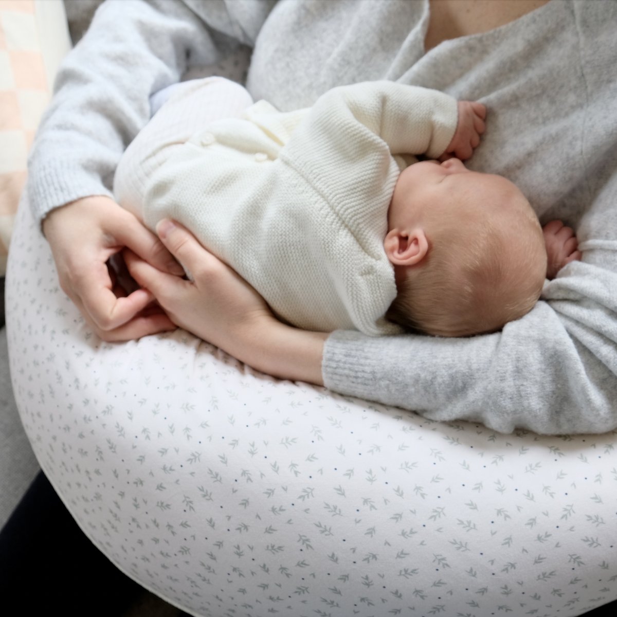 coussin d'allaitement et maternite jersey tout doux cueillette milk