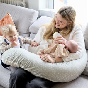 cojín de lactancia y maternidad bebé mamá en jersey muy suave coloris sauge