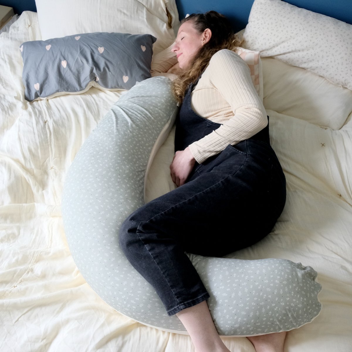 coussin de maternite maman en jersey tout doux coloris sauge