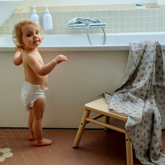 maxi lange gaze de coton indispensable maternité cadeau de naissance motif carreaux et fleurs cottage