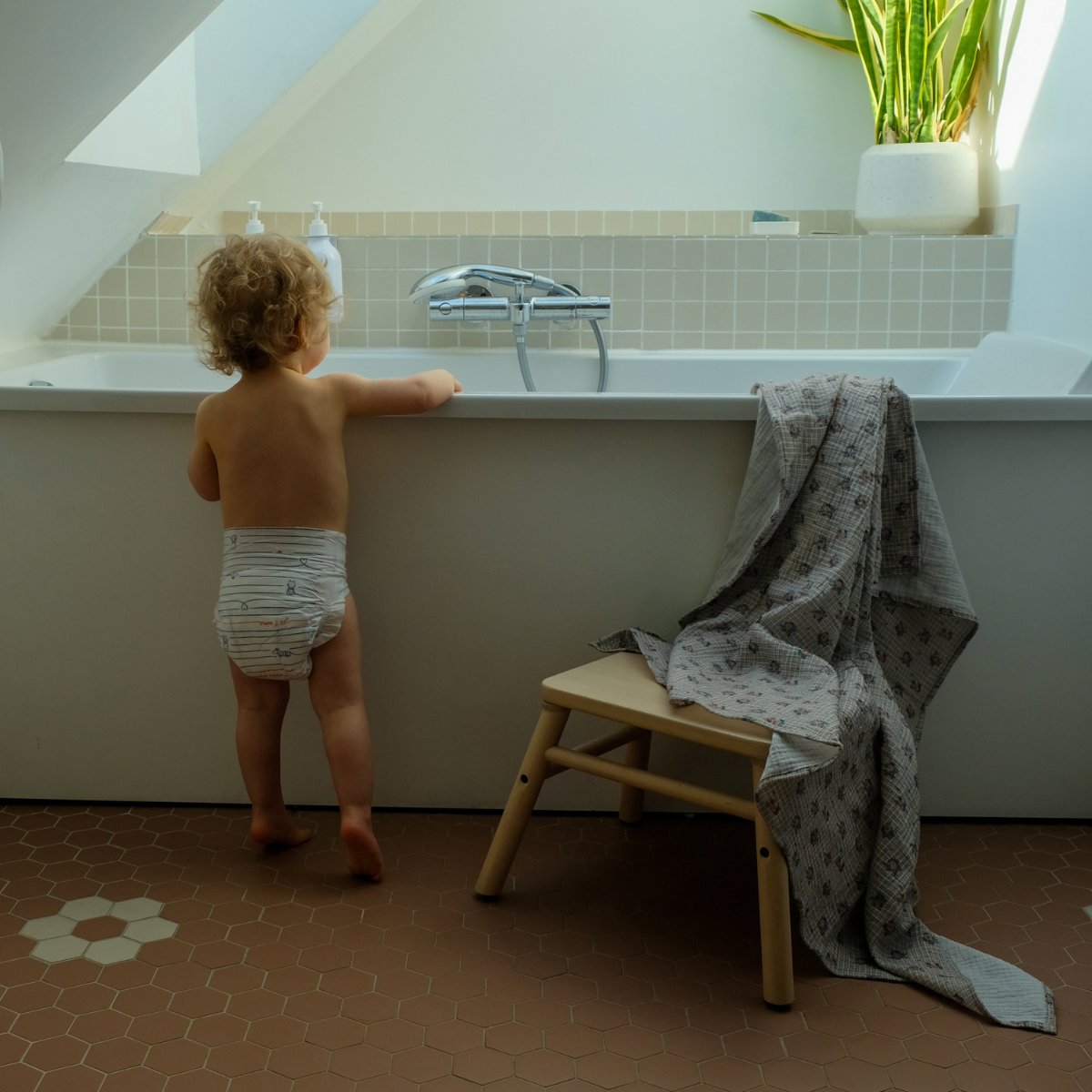 maxi lange gaze de coton  cadeau de naissance motif carreaux et fleurs 