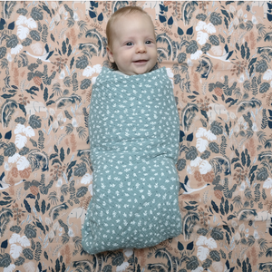 grote hydrofiele doek met groene bladerenprint