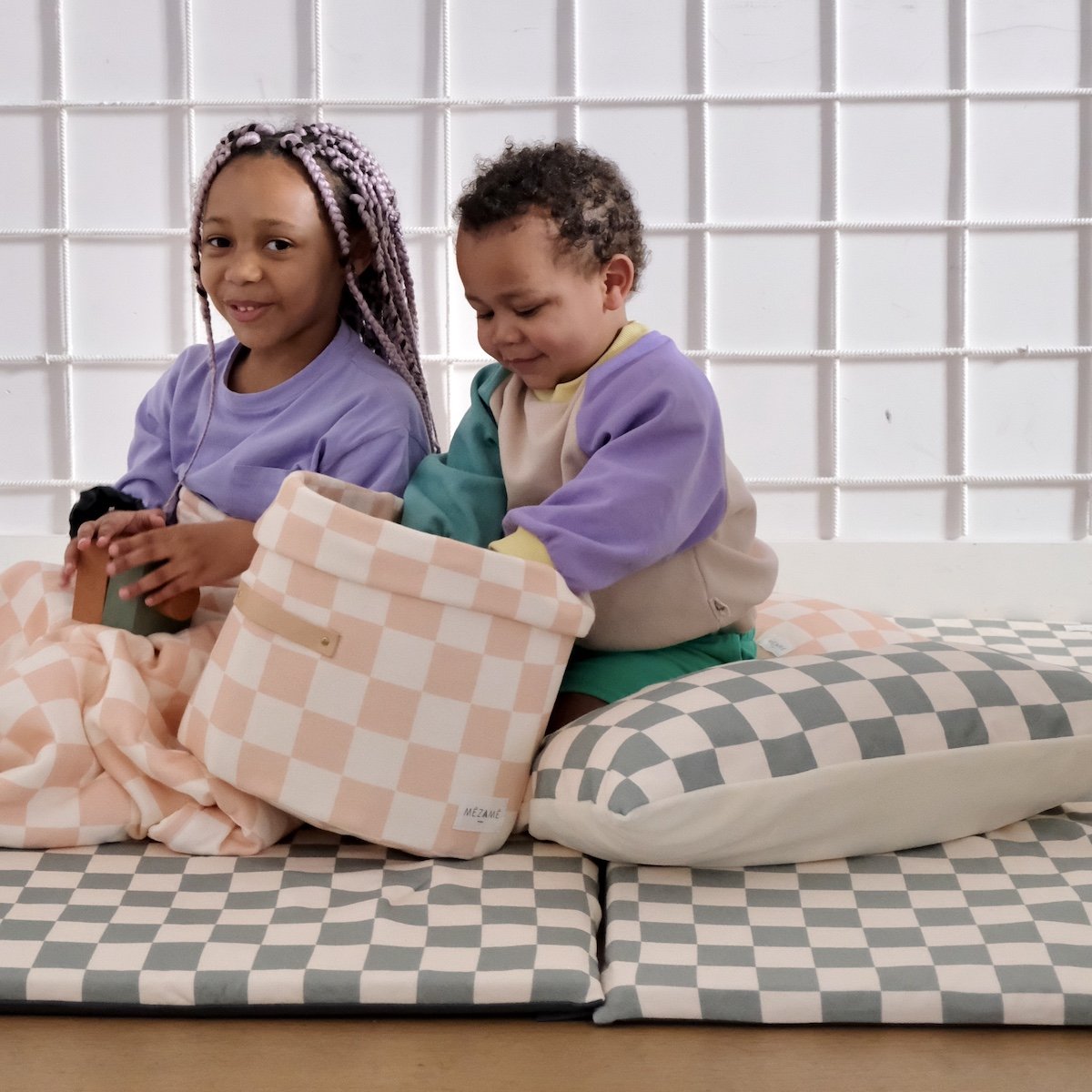 petit format panier de rangement jouets chambre bébé enfant damier rose 