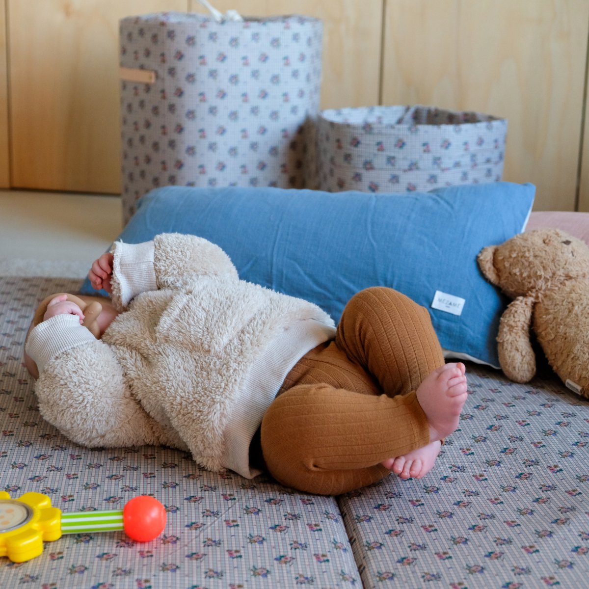 coussin moelleux et confortable bébé enfants adultes couleur denim