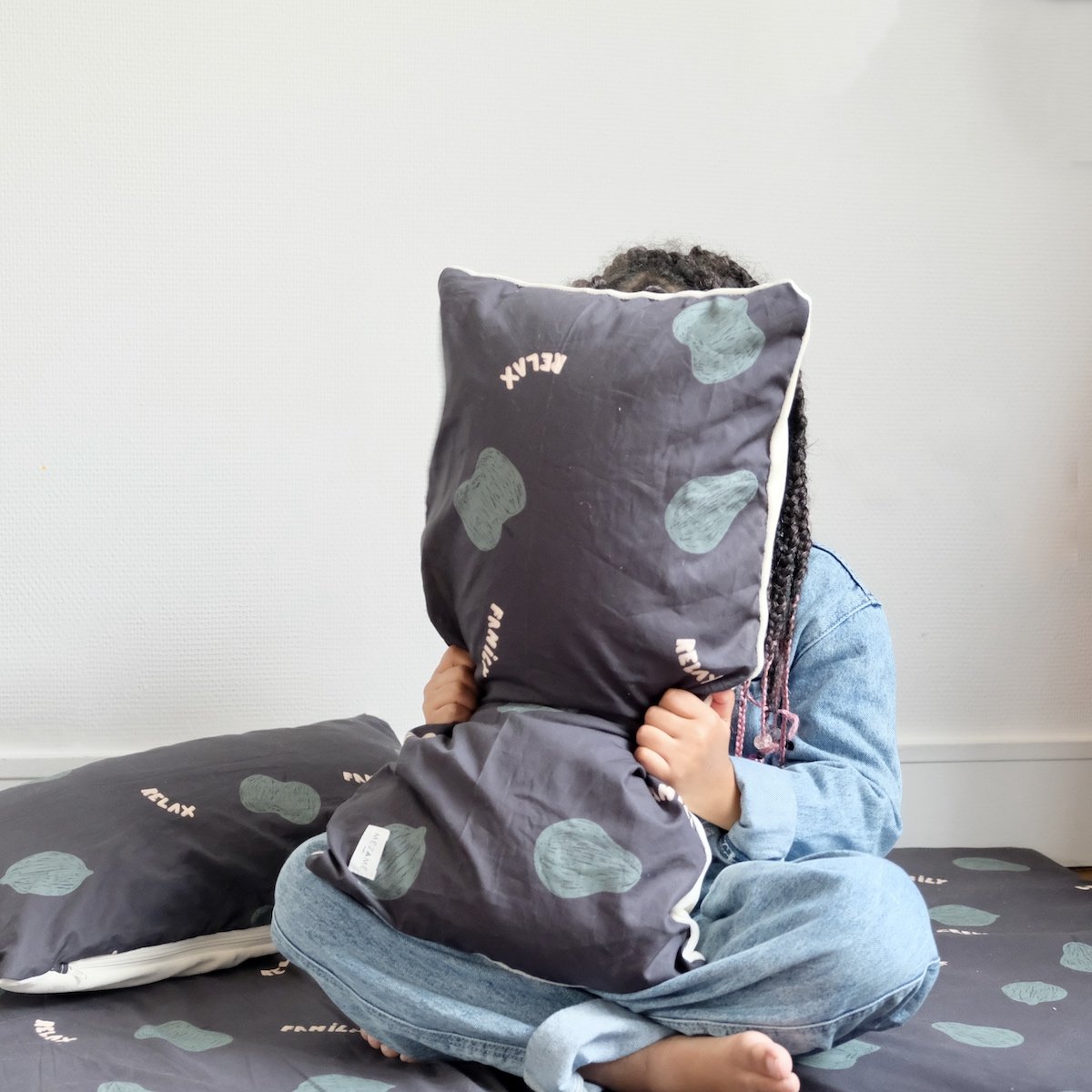 coussin tout confort imprimé fruité coloris foncé