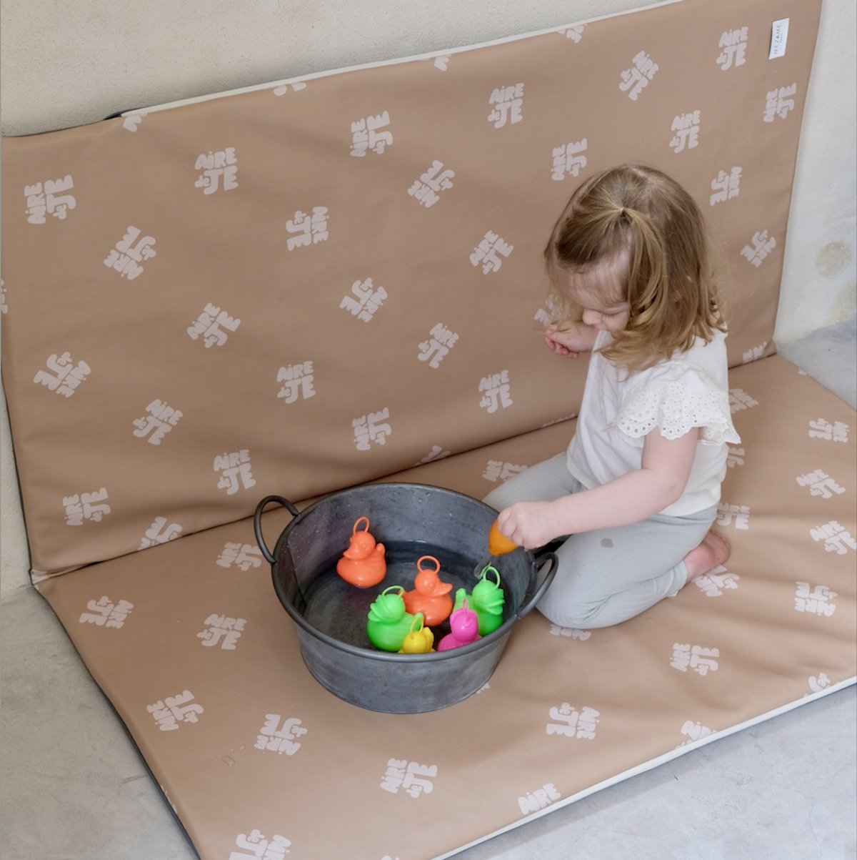 tapis d eveil waterproof motricite et jeux bebe enfant waterproof imprimé air de je