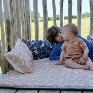 tapis d eveil et motricite enfant bebe motif arc en ciel