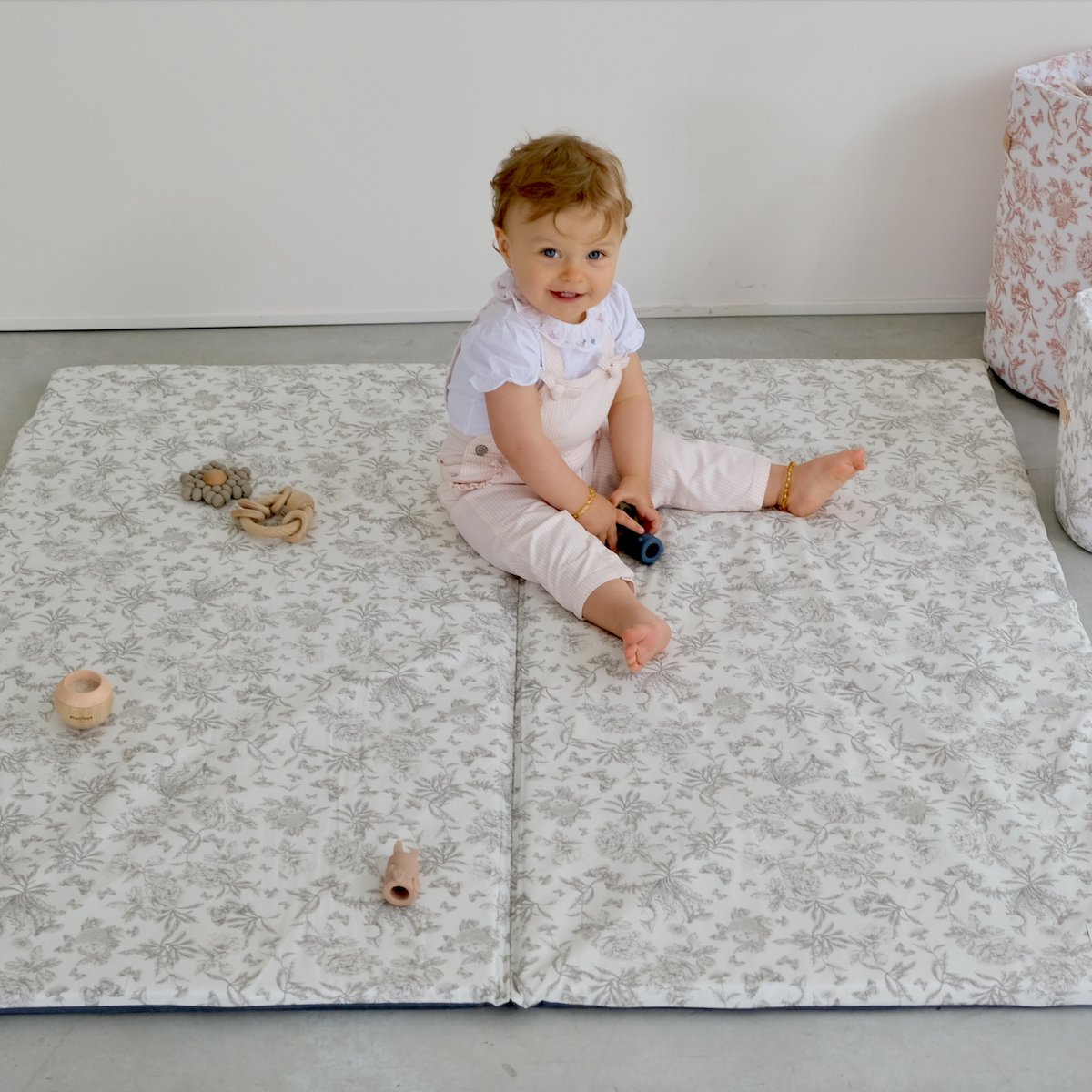 tapis  motricite et jeux bebe enfant  collaboration tartine&chocolat coloris gris 