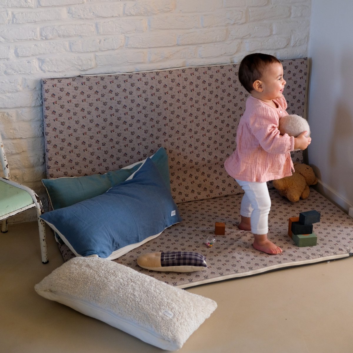 tapis d'eveil  motricite et jeux bebe enfant  motif fleurs et carreaux