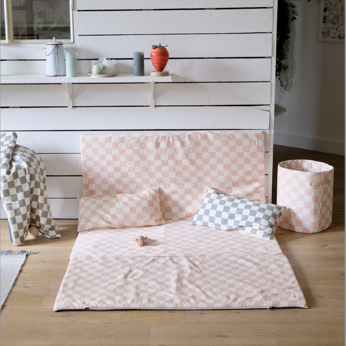 tapis d eveil et jeux bebe enfant grand format XXL imprime damier rose