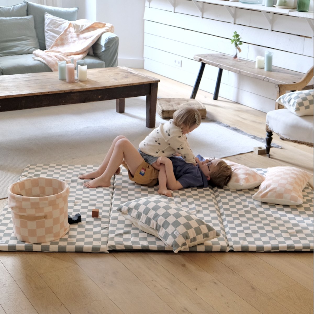 tapis d eveil  et jeux  enfant grand format XXL imprime damier vert