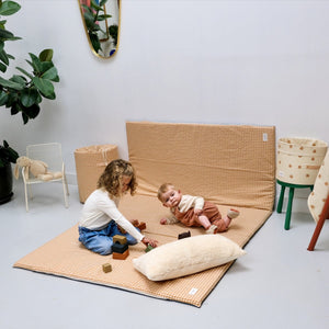 Krabbeldecke und Spielmatte Baby Kind Vichy-Karo Farbe Caramel Großformat XXL