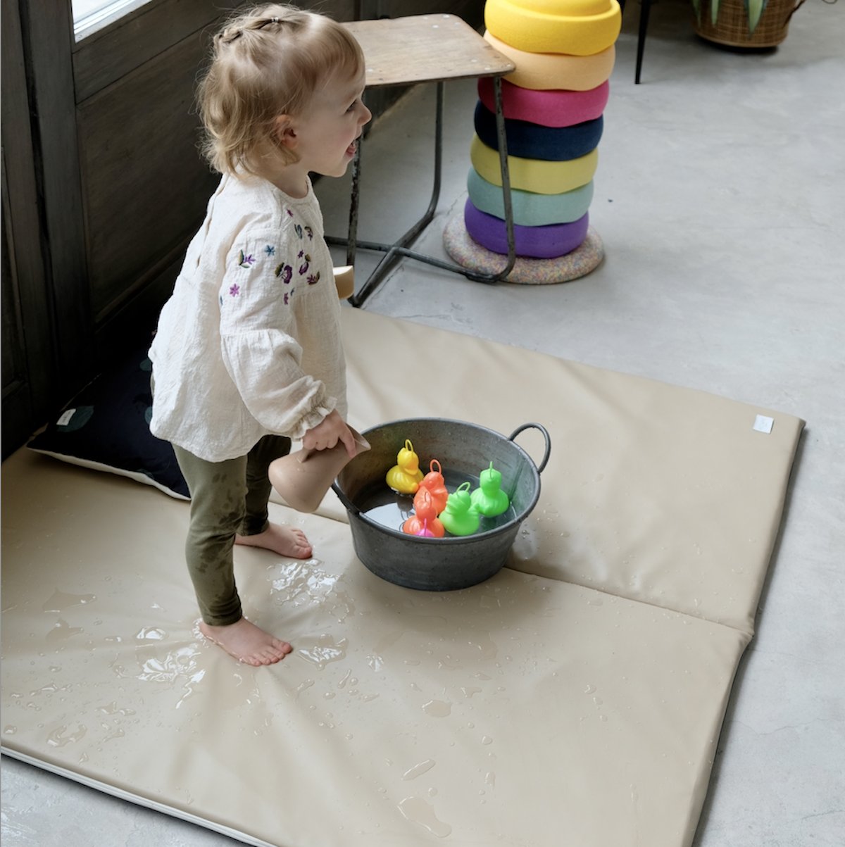 tapis d eveil waterproof motricite et jeux bebe enfant 
waterproof uni beige 