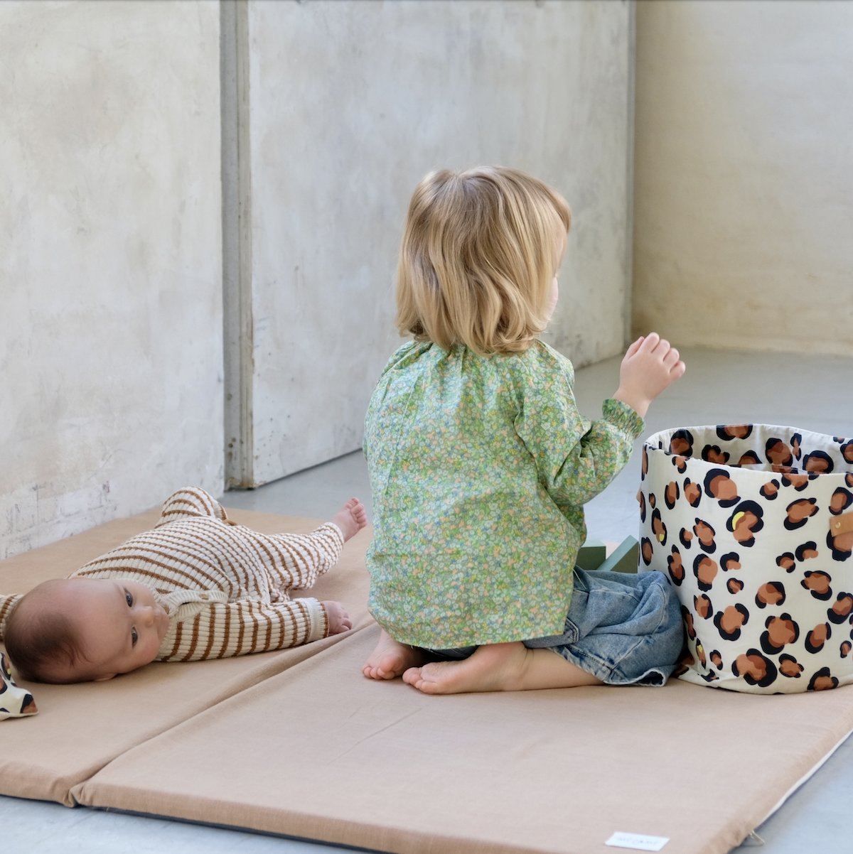 tapis motricité et jeux bebe enfant grand format XXL uni cassonade
