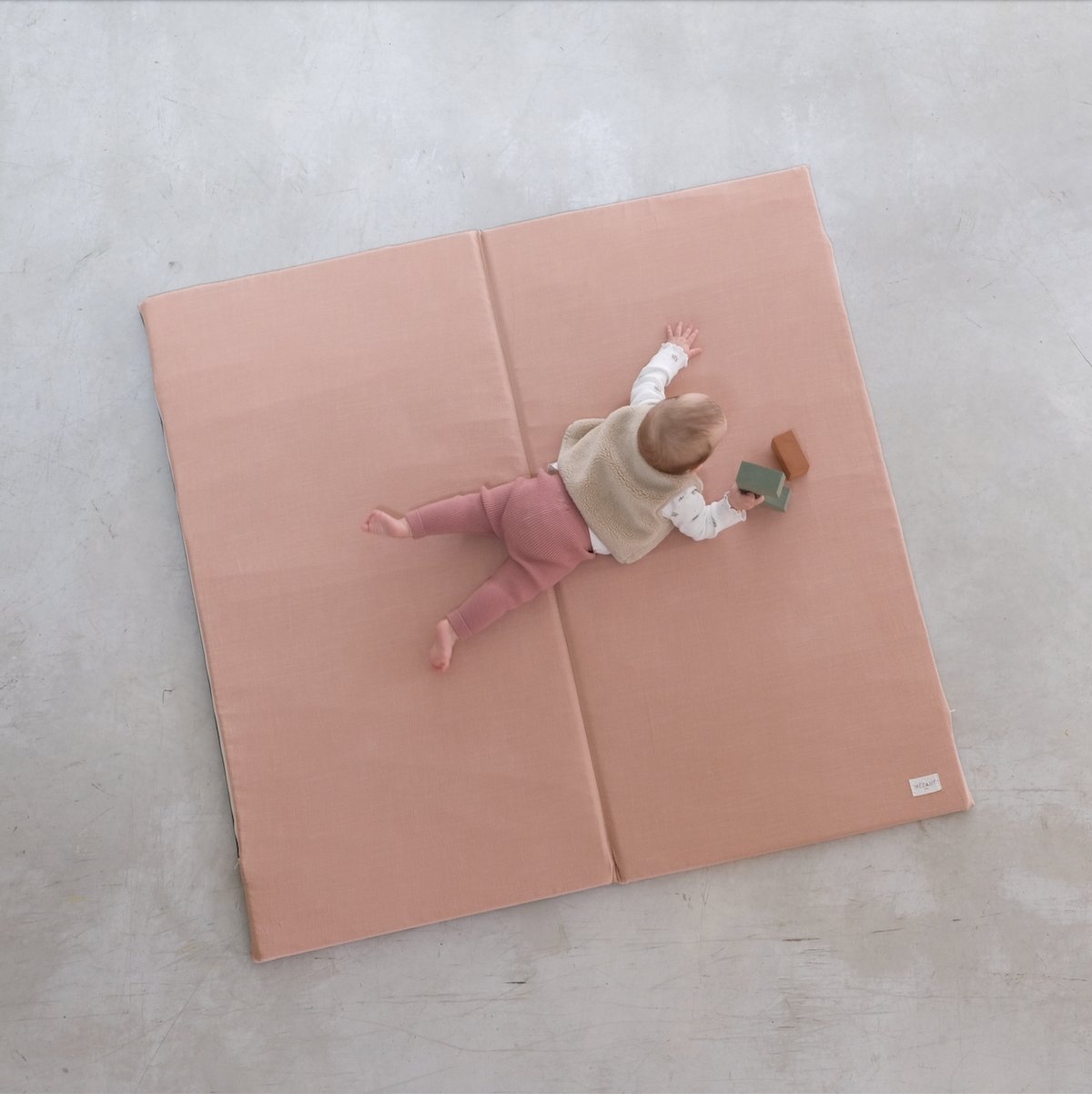 tapis d eveil  motricite et jeux bebe enfant  couleur uni rose PRALINE