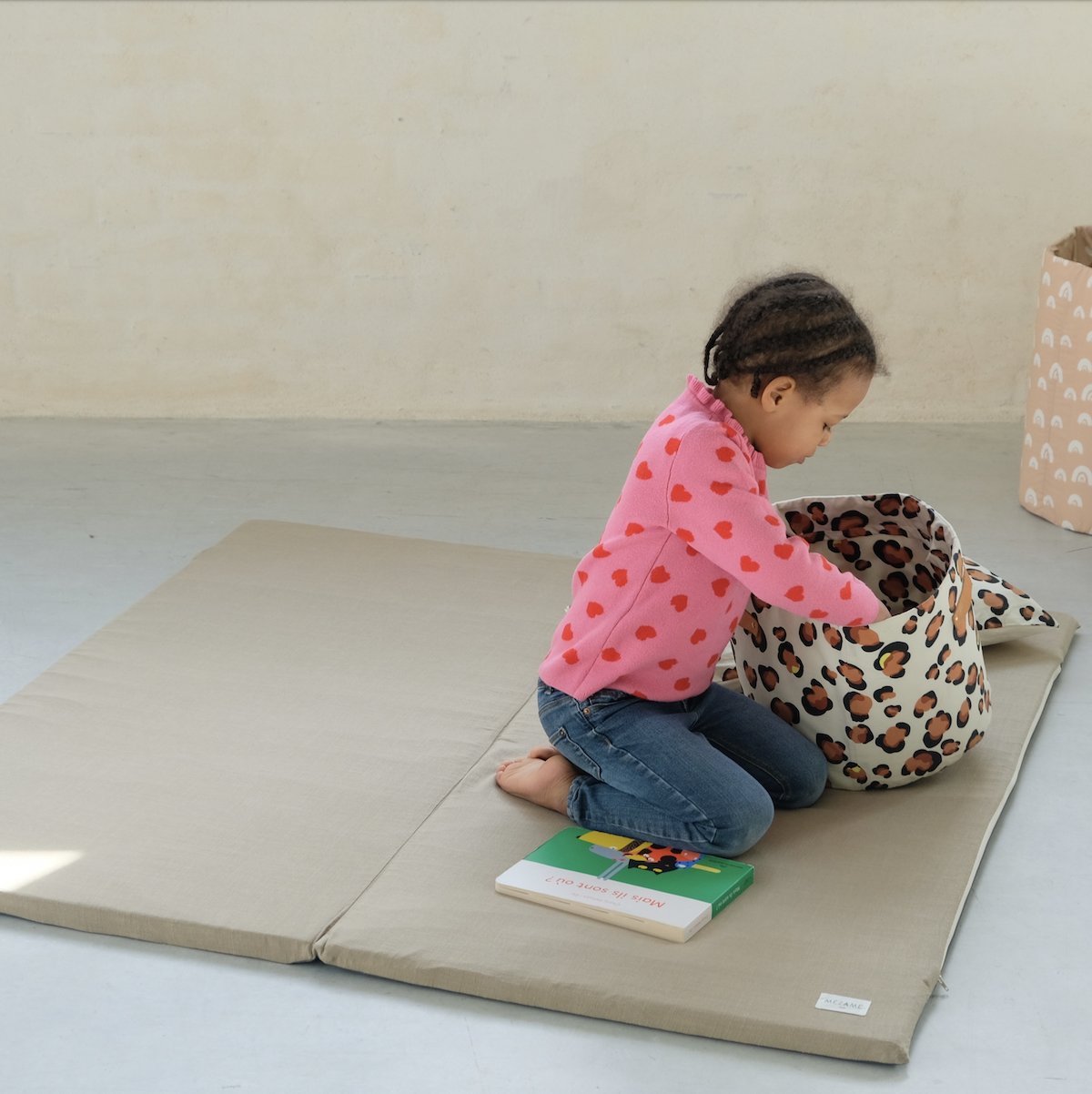 tapis d eveil  motricite et jeux bebe enfant  uni kaki olive