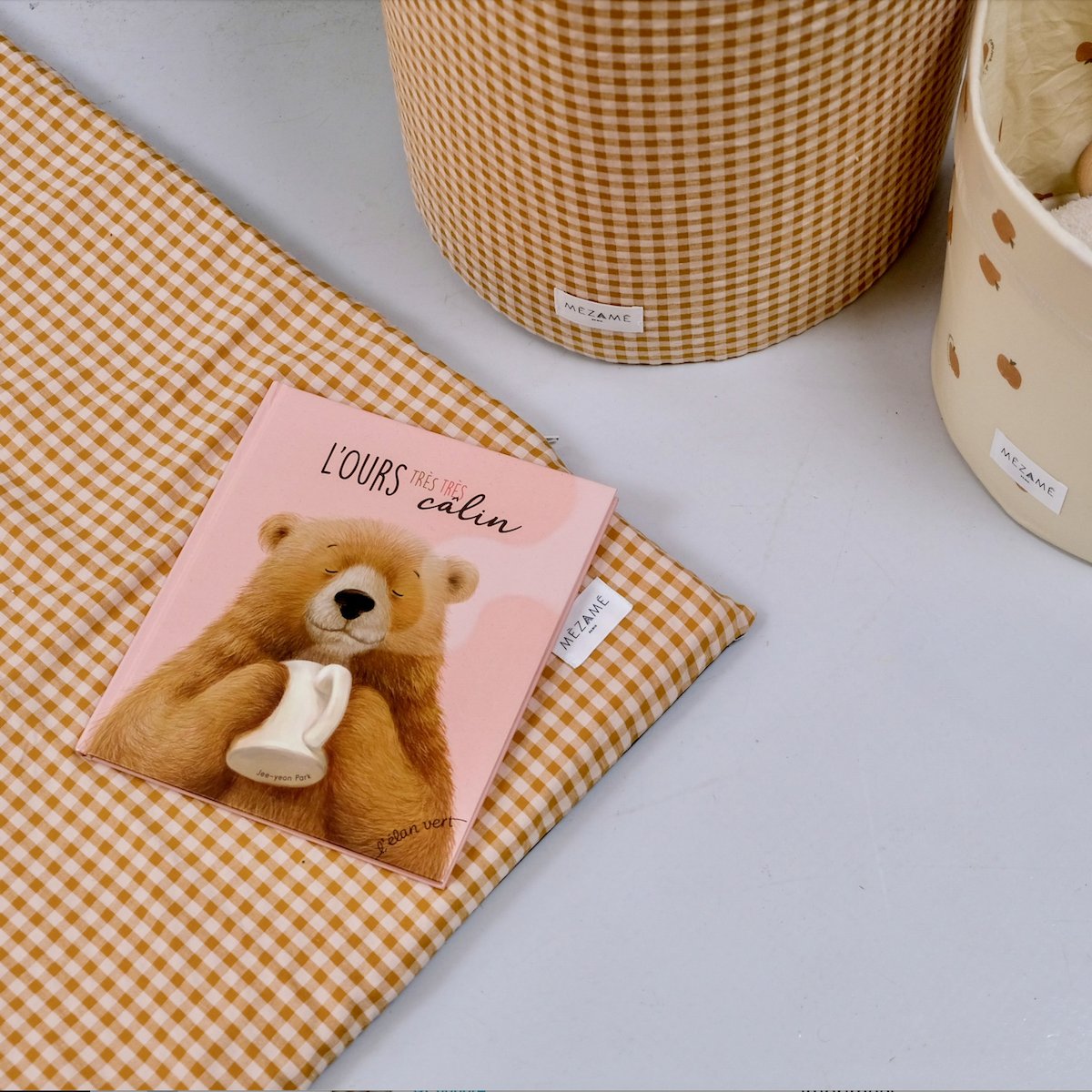 tapis d eveil motricite et jeux vichy colori caramel 