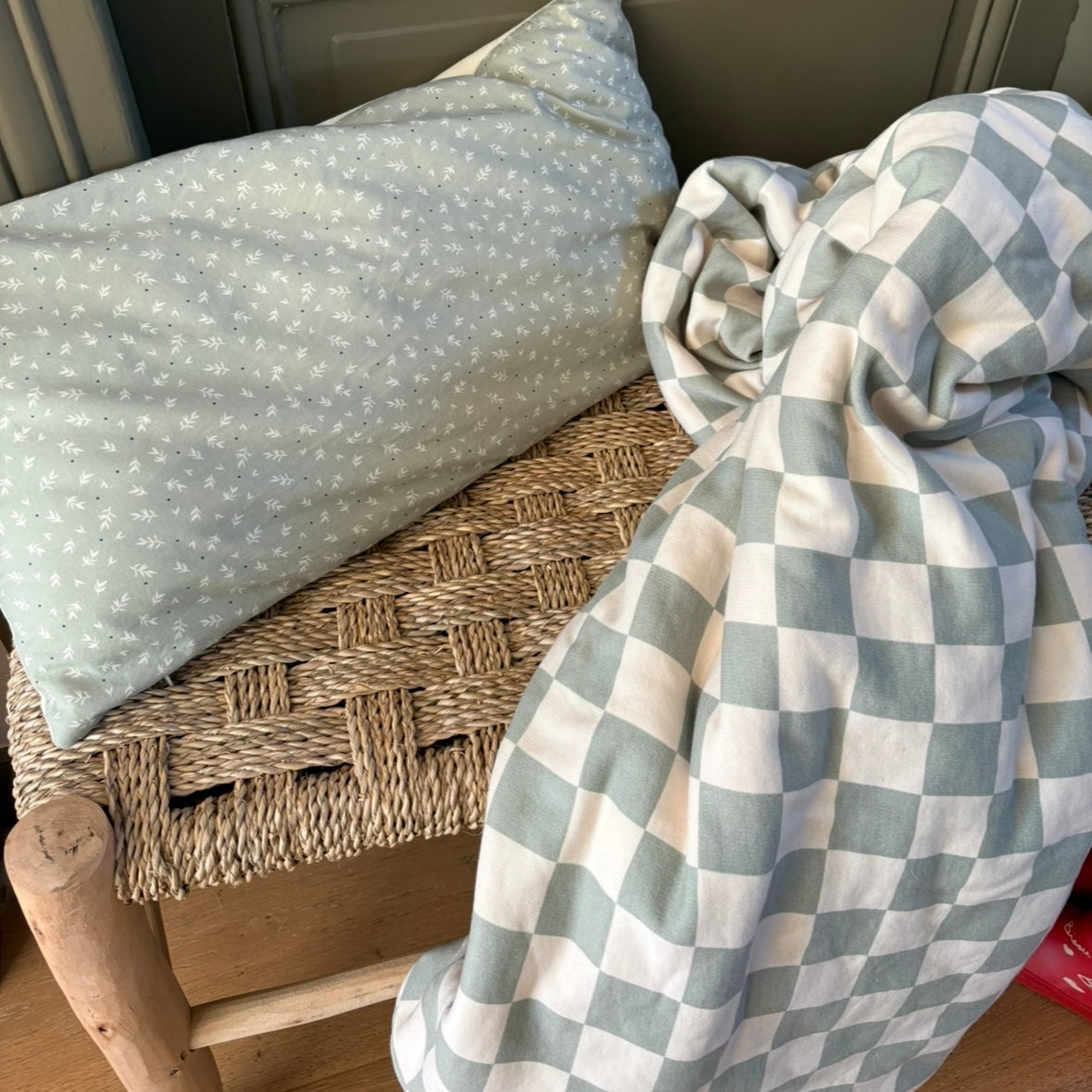 coussin vert  tout doux 