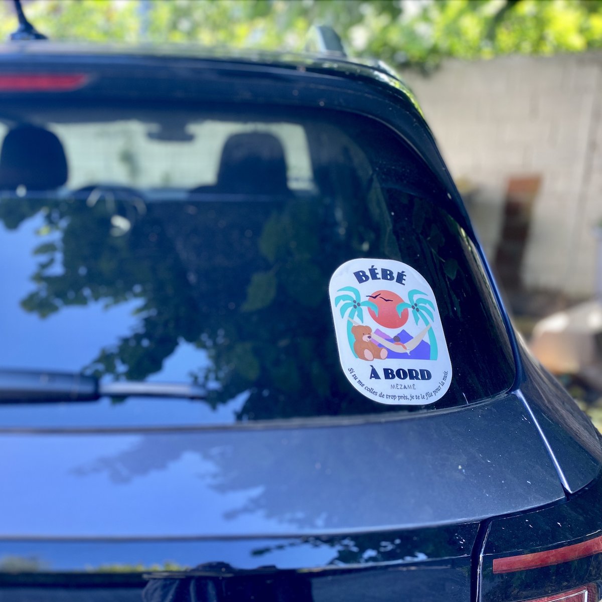 bébé à bord en voiture